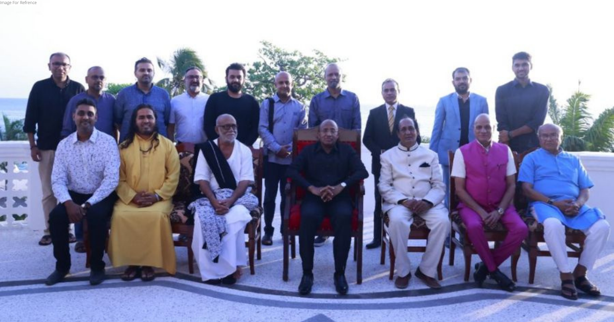 Morari Bapu pays courtesy visit to Zanzibar President, Hindu temple